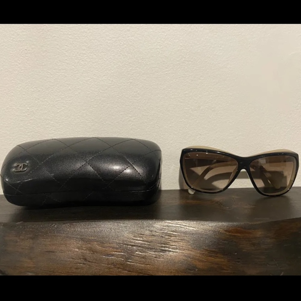 CHANEL 5153 c.1157/3B 64-11-135 2N Polished Black Tan/Brown Gradient Sunglasses